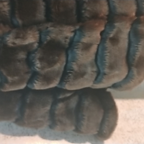 Faux Fur Jacket INC XL - Picture 4 of 9